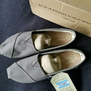 Grey Classic TOMS